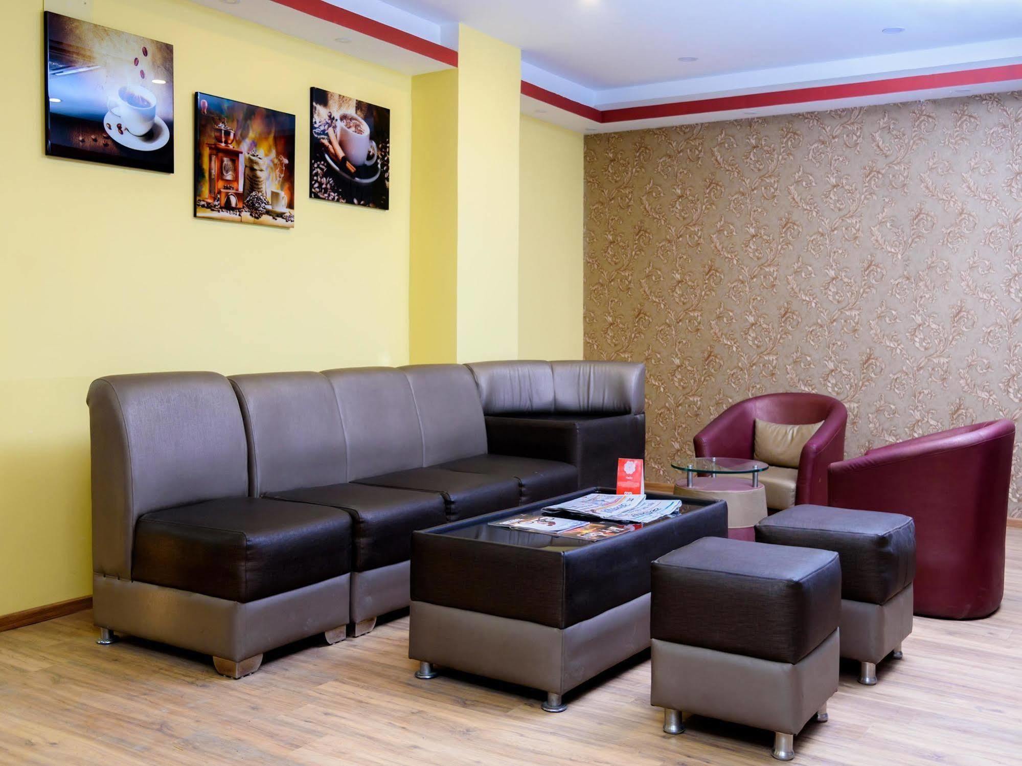Oyo 105 Hotel Travel Inn Катманду Экстерьер фото