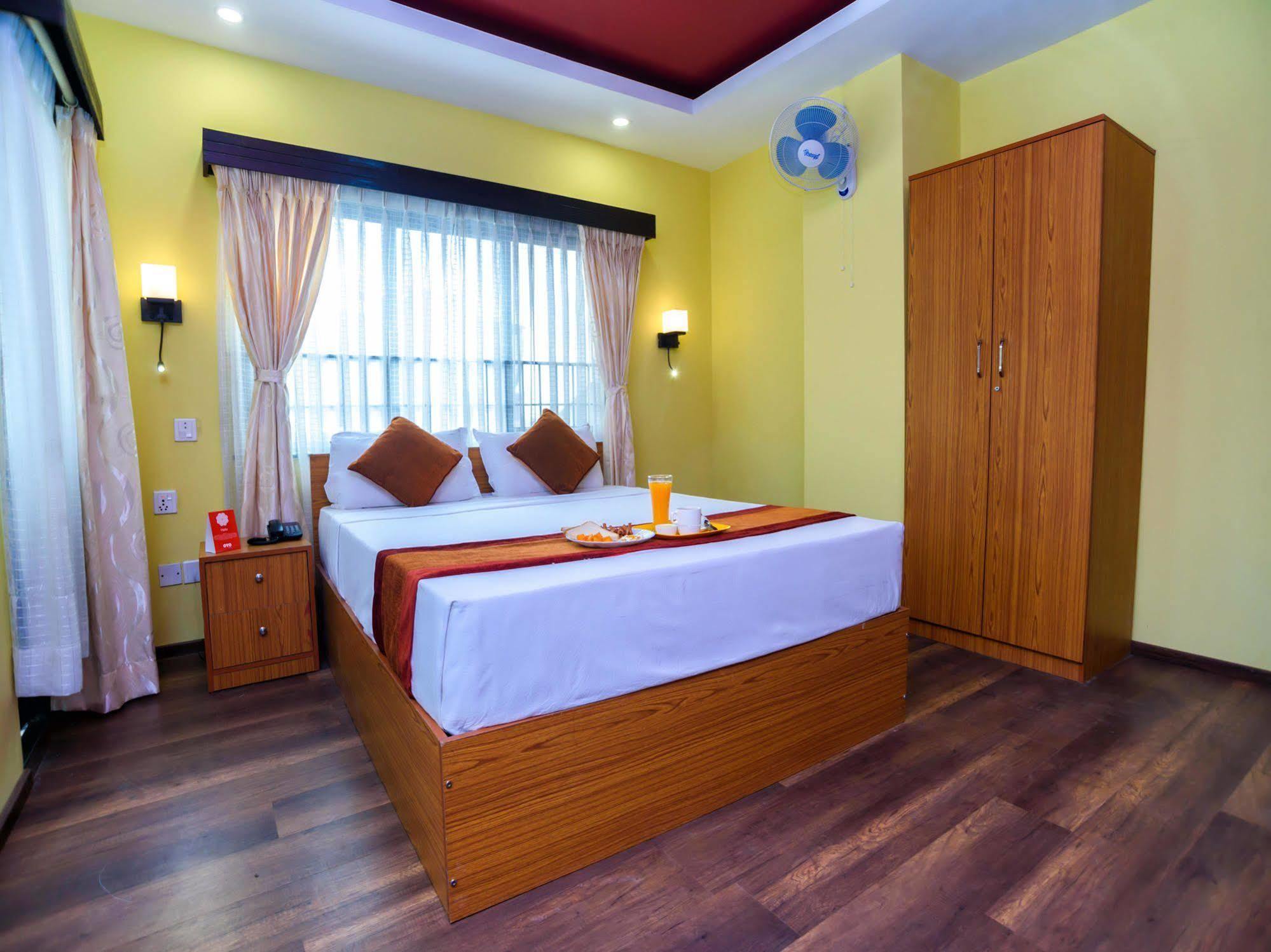 Oyo 105 Hotel Travel Inn Катманду Экстерьер фото